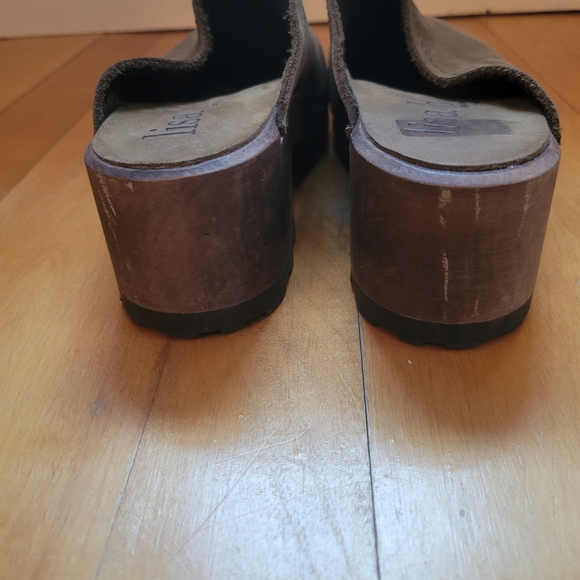 Lisa. b olive green clogs women's size 6 - Picture 6 of 7